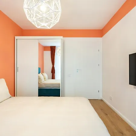 Apartment Flat With Balcony Bucharest